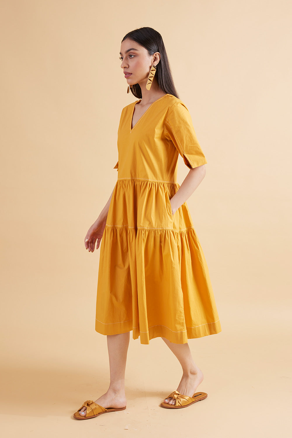 WONDER AMBER SOLID DRESS