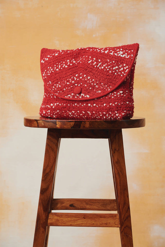 Elora Red Clutch